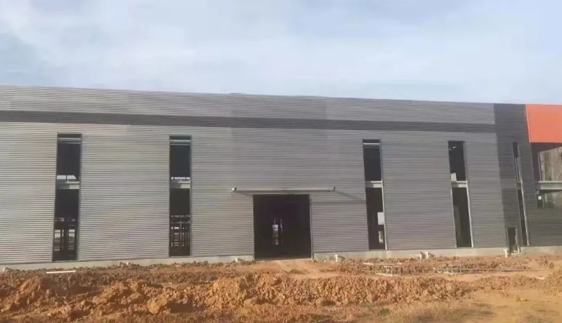 不同批次金屬彩鋼卷應用同一建筑墻面產生色差