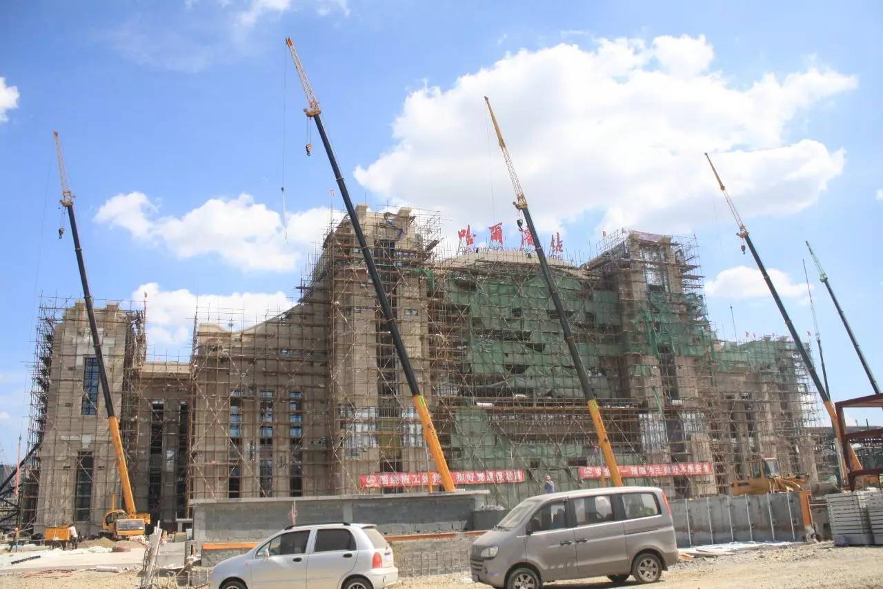阿米納氟碳彩涂板應(yīng)用于哈爾濱火車站改擴(kuò)建工程2